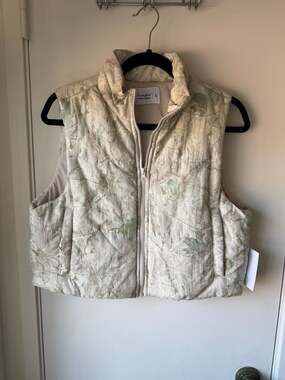 Love, Fire Camo Puffer Vest Size L